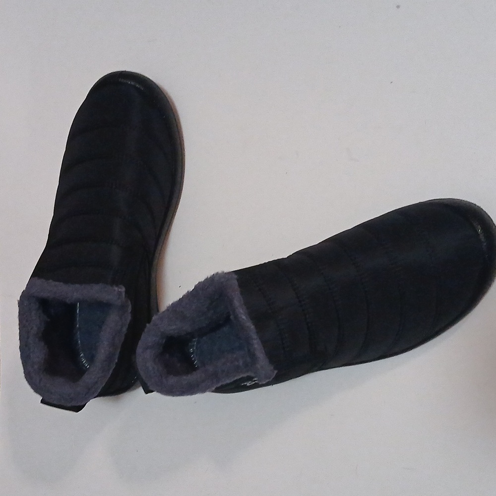 Slip ons
